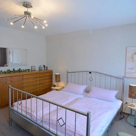 Haus Voss 2 Апартаменты Madfeld